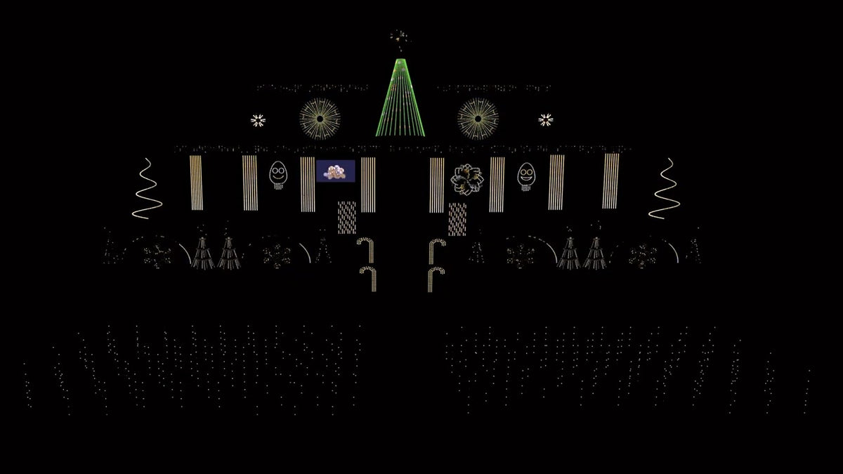 Silver and Gold xLights sequence running on the Sequence Forge display